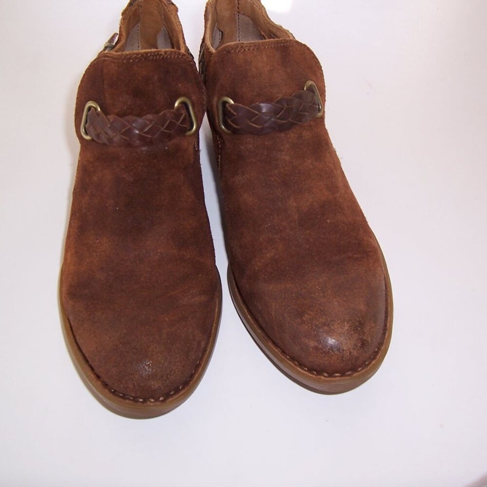 Born Booties Like New Rust Tobacco Distressed Hand Finished Suede Low Heeled